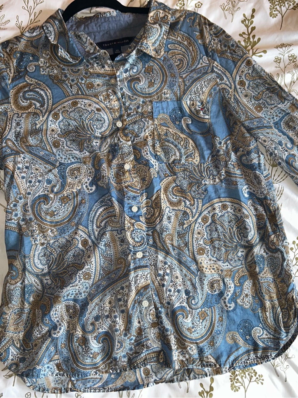 Tommy Hilfiger Blue and Gold 100% Cotton Paisley Button Up Preppy Soft Shirt